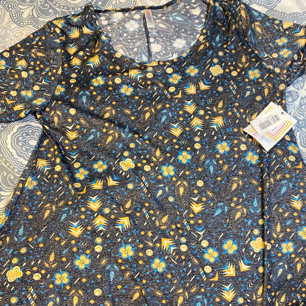LuLaRoe NWT Perfect Tee- sz M
